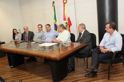 assinatura_governo_do_estado_e_aresc_produtor_de_agua_20160701_1814288521 Assinatura de Renovação e Convênio com São Joaquim