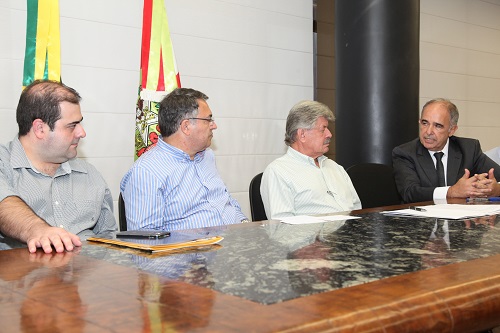 assinatura_governo_do_estado_e_aresc_produtor_de_agua_20160701_2093720689 Assinatura de Renovação e Convênio com São Joaquim